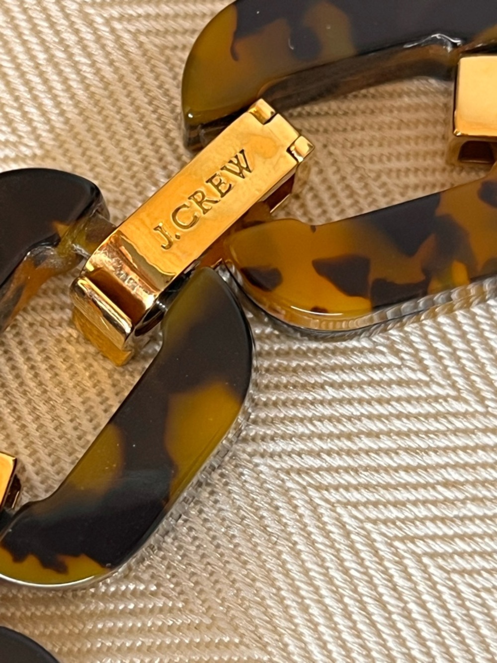 J. CREW Lucite Tortoise with Gold Tone Chain Link Necklace - Picture 6 of 7
